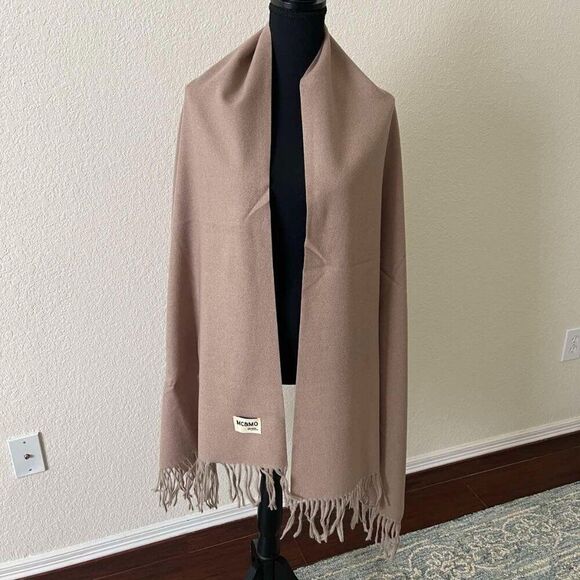 Brown Soft warm scarf is a mixture of polyester and viscose condition is new - Picture 2 of 5